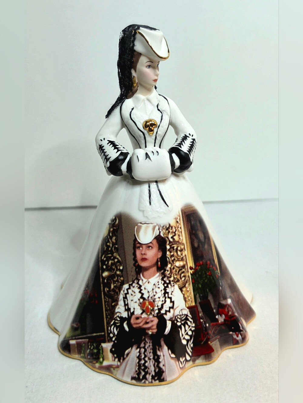 Scarlett O'Hara Gone With The Wind Porcelain Figurine. Bradford Edition.COA Box